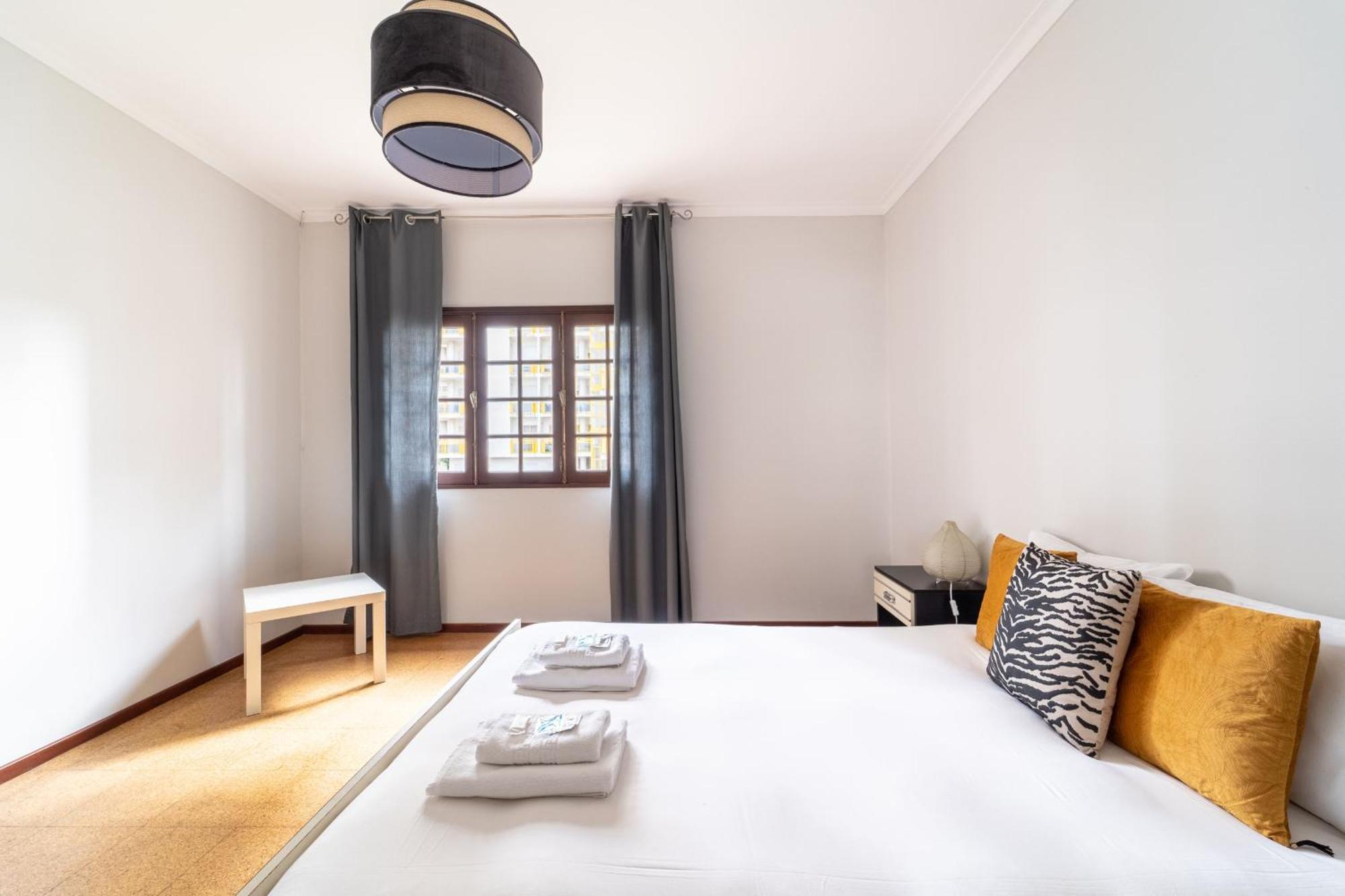 Amorosa Villa, 500M From The Beach By House And People Exteriör bild