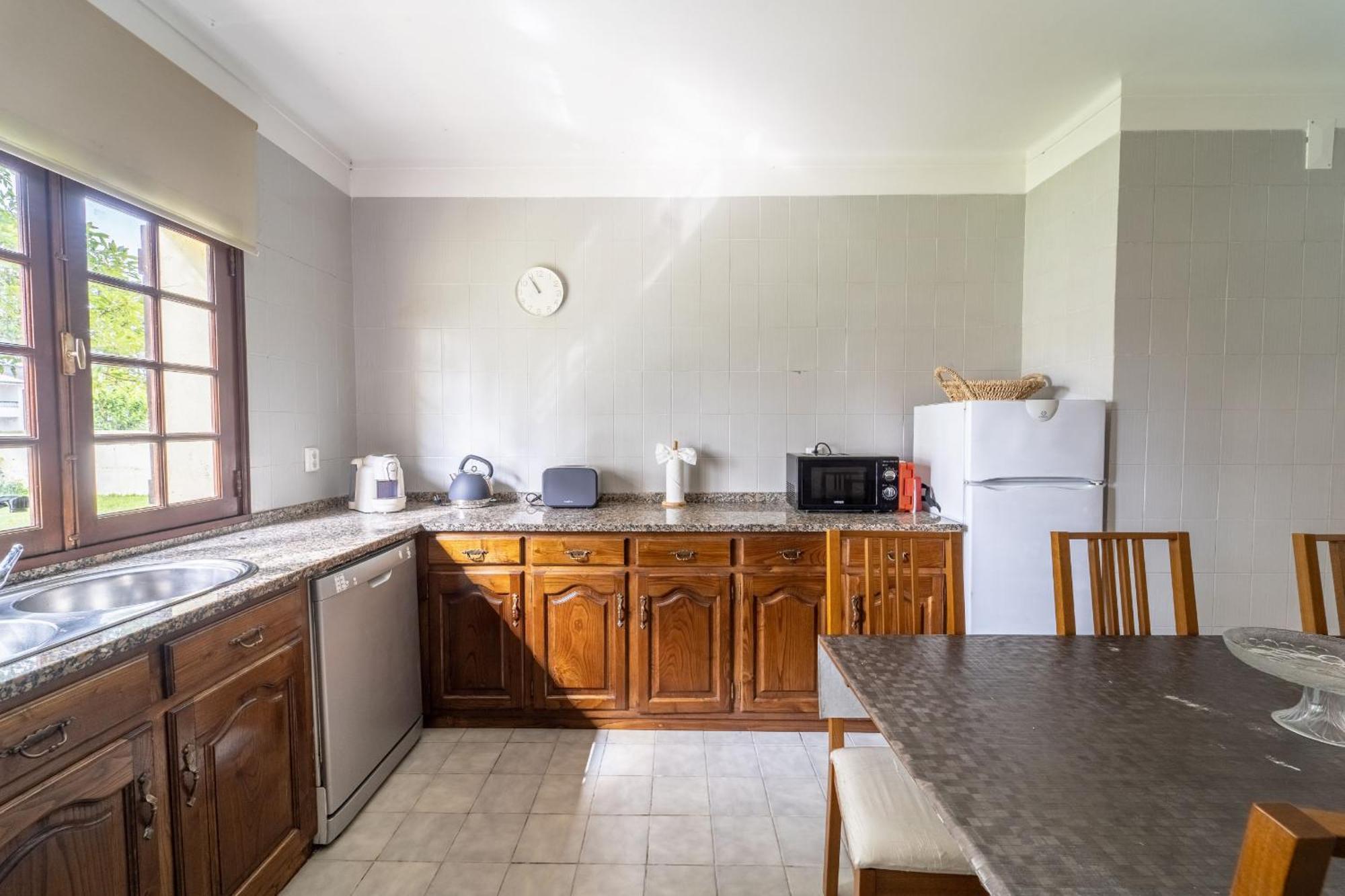 Amorosa Villa, 500M From The Beach By House And People Exteriör bild