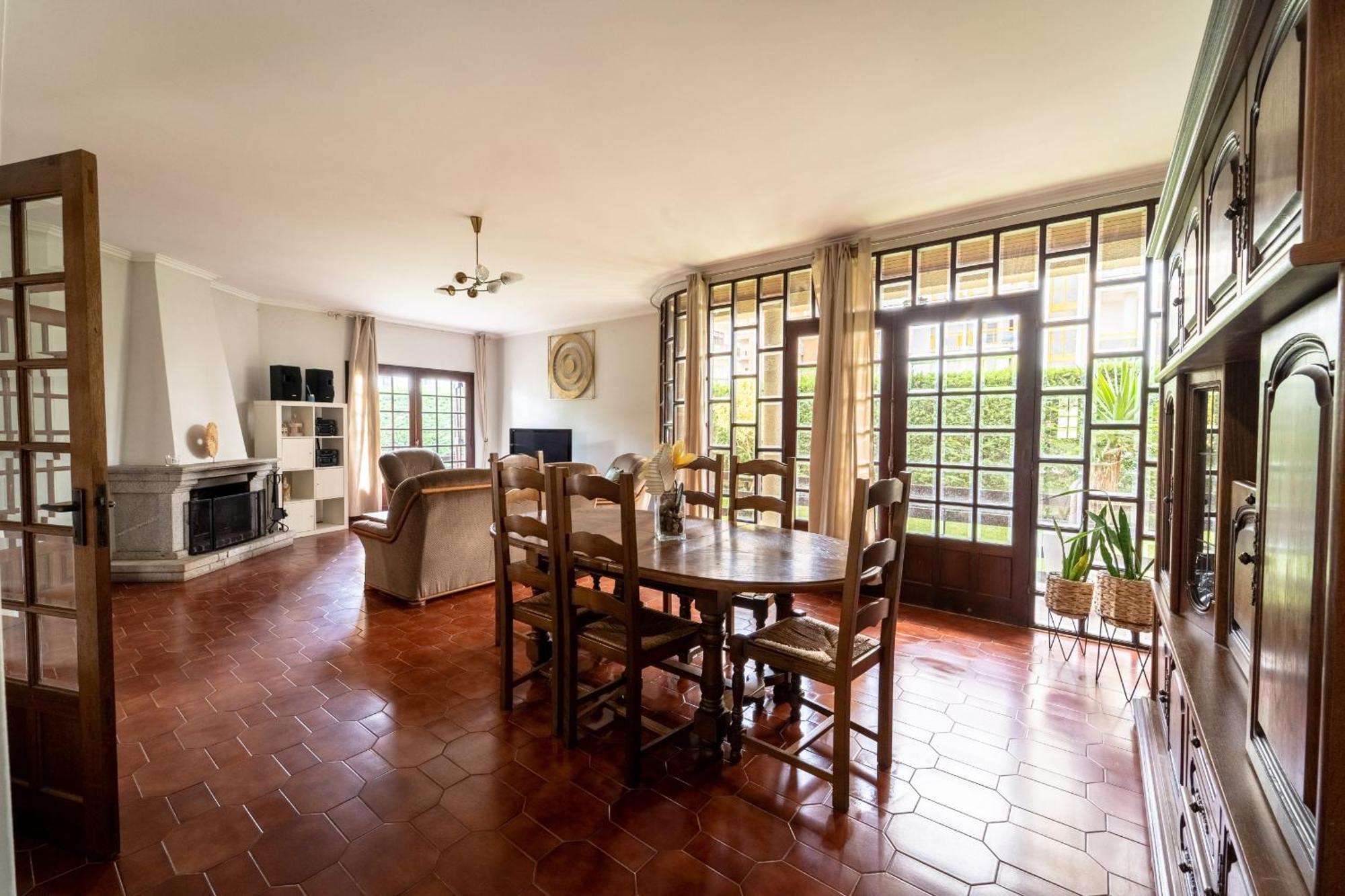 Amorosa Villa, 500M From The Beach By House And People Exteriör bild
