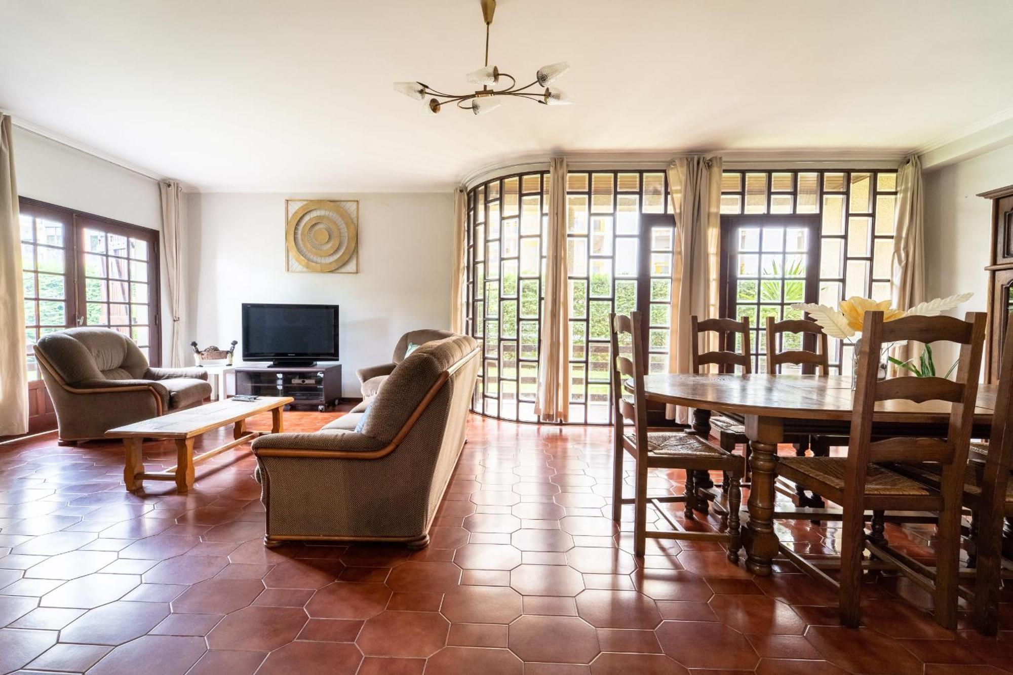 Amorosa Villa, 500M From The Beach By House And People Exteriör bild
