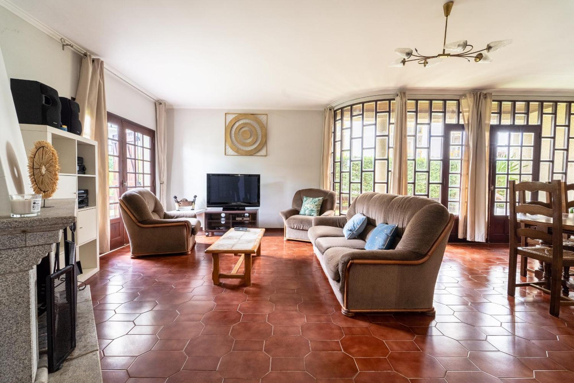 Amorosa Villa, 500M From The Beach By House And People Exteriör bild